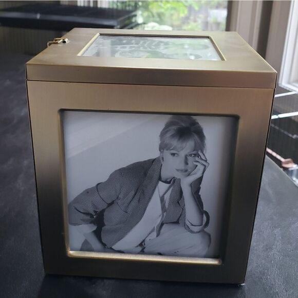 Royal Limited Silver Picture Frame Storage Box (Holds 5 Pictures) - Picture 2 of 10